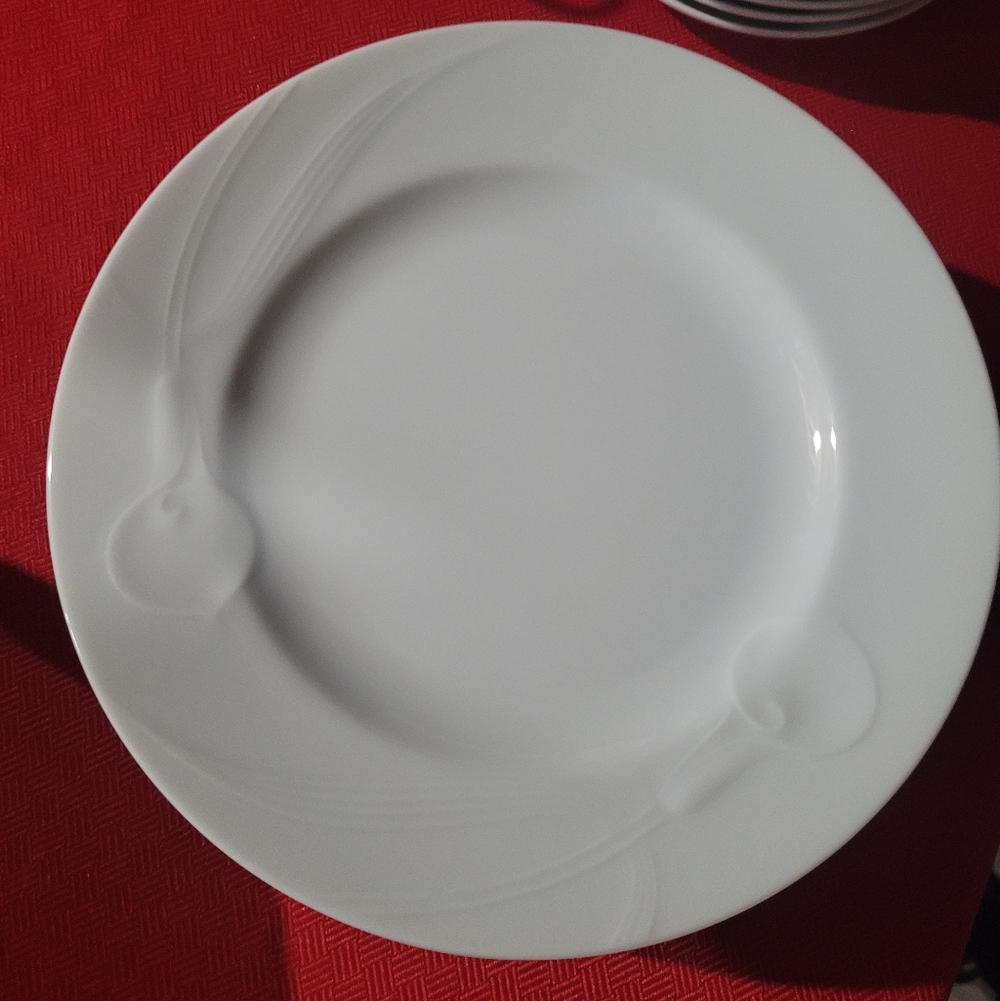 Set Of 2 Mikasa Classic Flair, 8 inch Salad Plate, Solid White